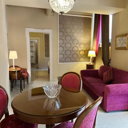 Lady Capulet Apartments-3