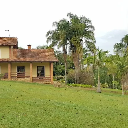 Chácara dos Sonhos com Piscina e Hidromassagem-2