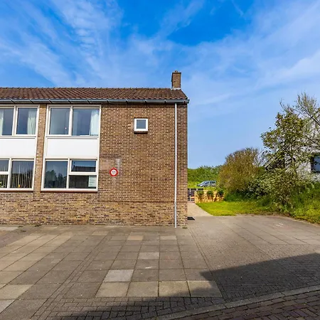 Hogehilweg 16 vakantiehuis, Direct onder de duinen - eigen parkeerplaatsen-2