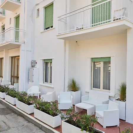 Hotel Jolanda-2