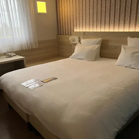 Brit Hotel Landivisiau-2