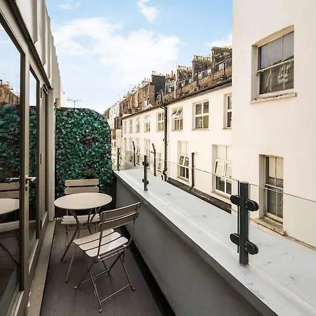 Prime Location Mews!-2