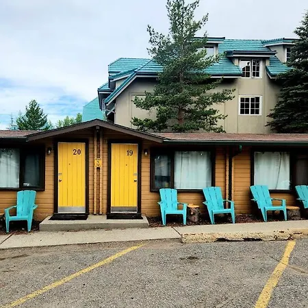 Rundle Mountain Lodge-3
