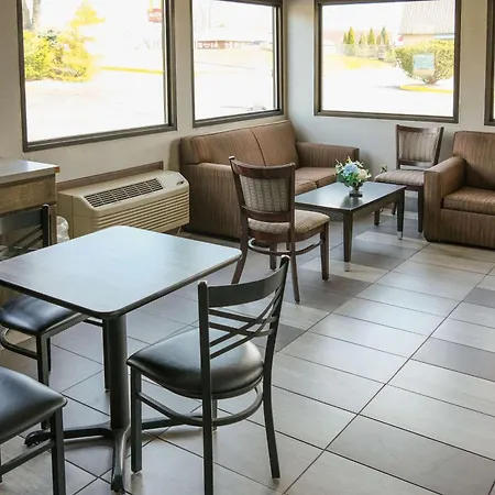 Econo Lodge Wooster-2