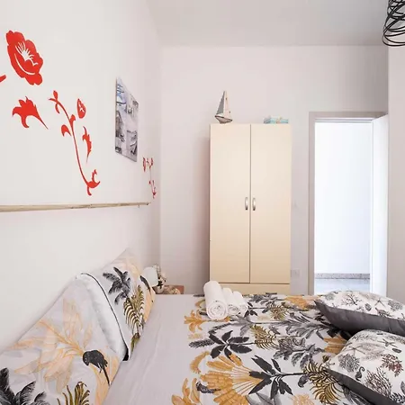 Villa Soleya With Climate And Parking In Torre Lapillo-2