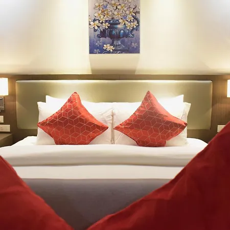 Luxe Suite At Bcct - Bgc'S Prime Studio - Gym, Infinity Pool With Breathtaking Skyline View-3