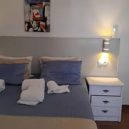 Apartamentos Turisticos Queluz-3