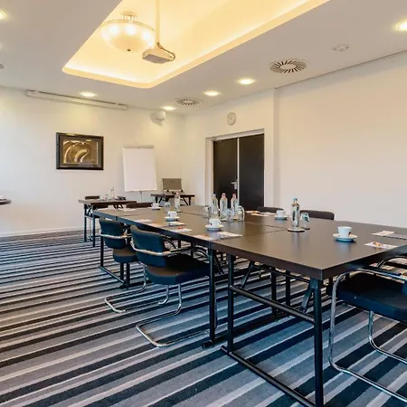Plaza Premium Grand Winston-2
