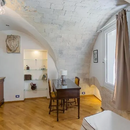 Palazzo di città Bari-2