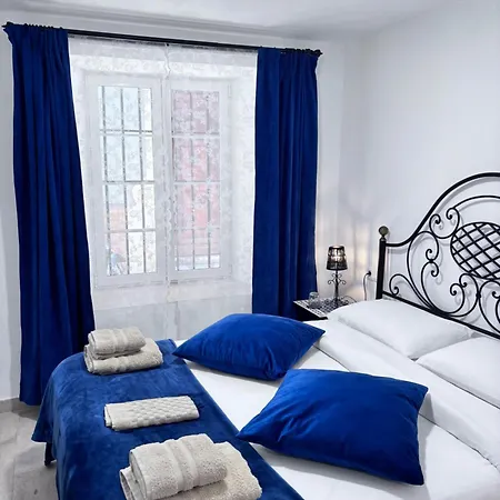 Shanti'S Andalusian Rooms-3
