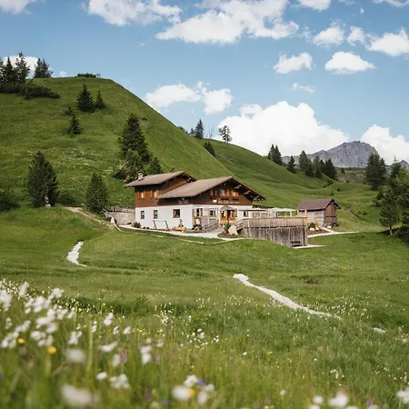 Incisa Lodge-3