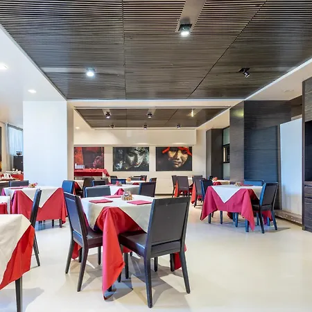 Wall Art Hotel & Residence-2