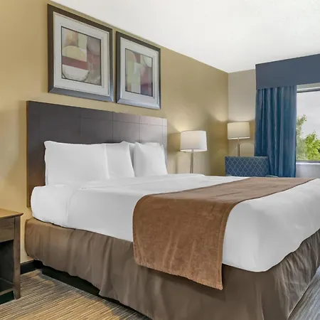 Best Western Port Huron Blue Water Bridge-3