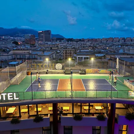 Marathon Hostel-3