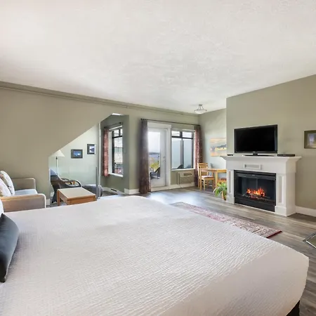 Sidney Waterfront Inn & Suites-2