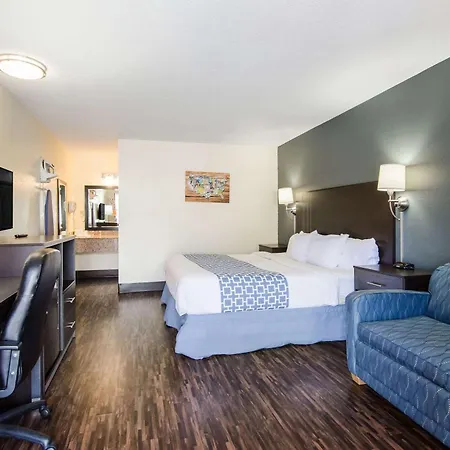Econo Lodge Near Motor Speedway-3