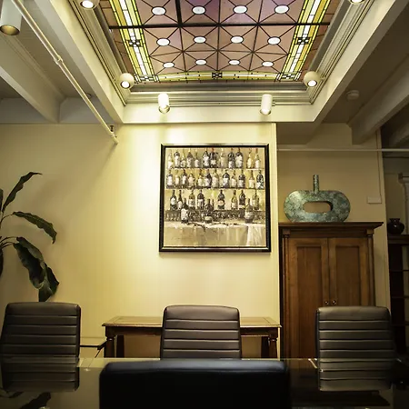 Executive Hotel Vintage Court-3