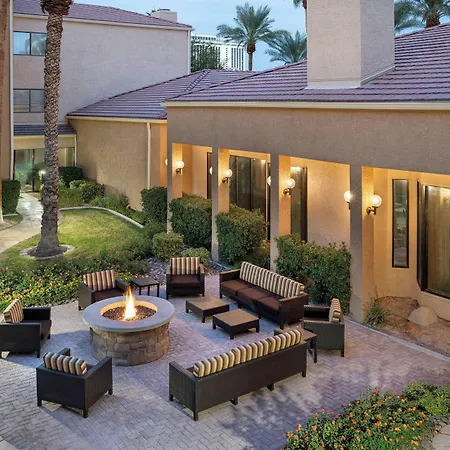 Courtyard By Marriott Las Vegas Convention Center-3