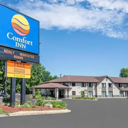 Comfort Inn Lakeshore-2