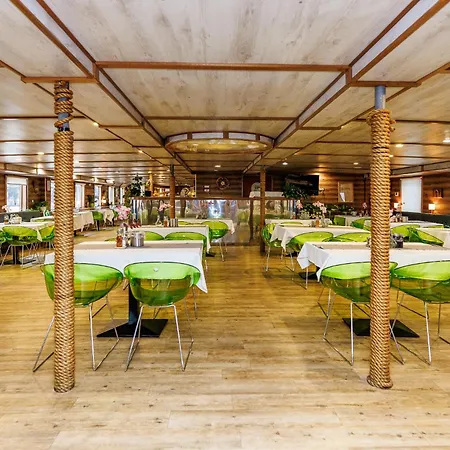 Botel Marina-2