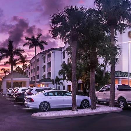 Courtyard By Marriott - Naples-2