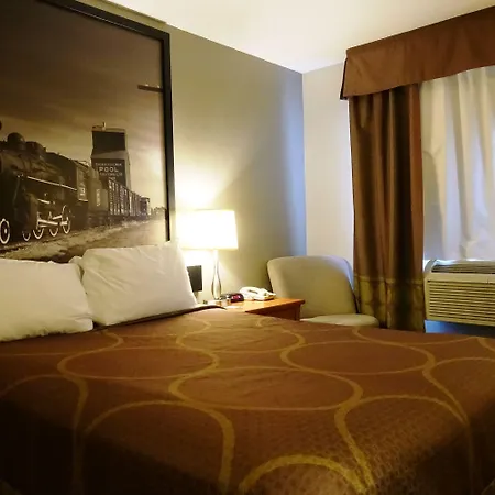 Super 8 By Wyndham Regina-3
