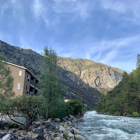 Yosemite View Lodge-2