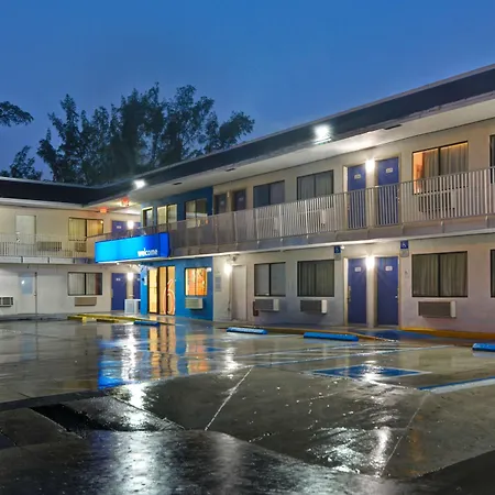 Motel 6 Dania Beach-3