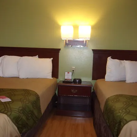 Econo Lodge-2