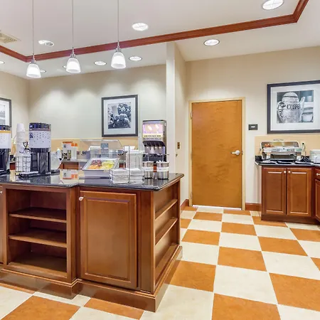 Hampton Inn Auburn-3
