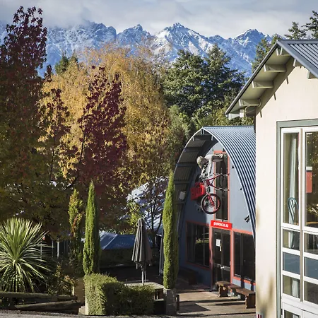 Pinewood Queenstown-2