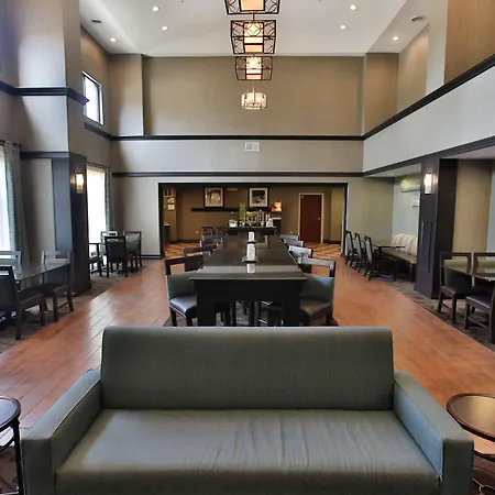 Hampton Inn & Suites Middlebury-3