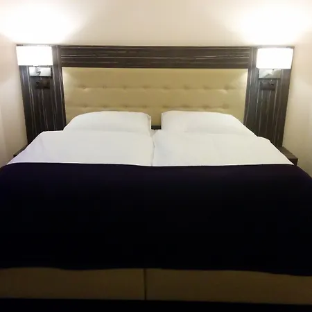 Hotel Famosa-3