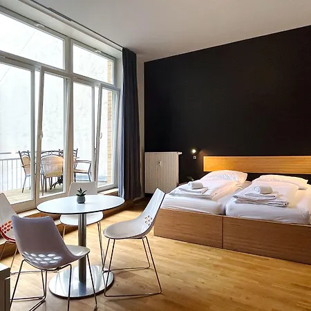Five Elements Hostel & Capsules Leipzig-3