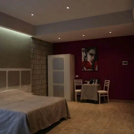 Five Rooms Rome Guesthouse-2