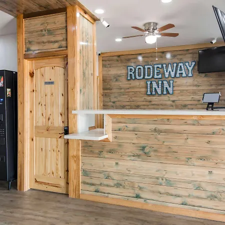 Rodeway Inn Broken Bow-Hochatown-3