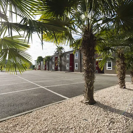 Brit Hotel Essentiel Pau Lescar-2