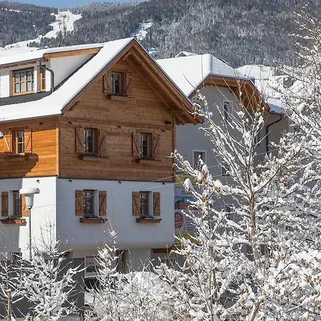 Chalet Tyrolian Apartments - By Familiaris - Pools 500 Meters-3