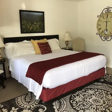 Cardinal Inn-3