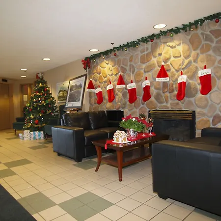 Travelodge By Wyndham Lacombe-3