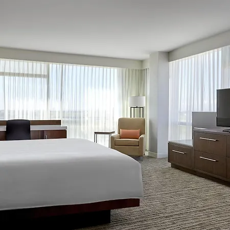 Calgary Airport Marriott In-Terminal Hotel-2