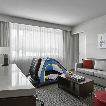 Calgary Airport Marriott In-Terminal Hotel-3