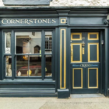 Self Catering Accommodation, Cornerstones, 16Th Century Luxury House Overlooking The River-2