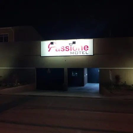 Motel Passione (Adults Only)-2