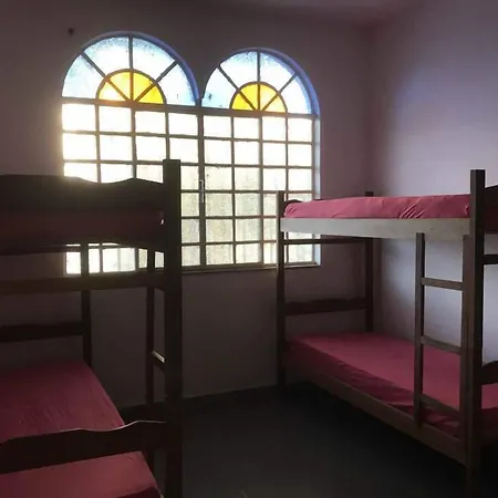 Wally'S House Hostel-2