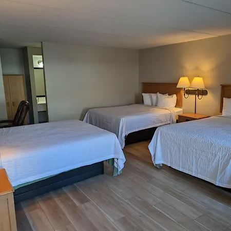 Days Inn By Wyndham Birch Run-2