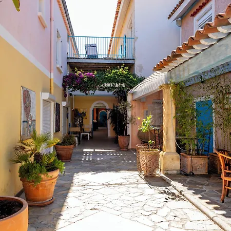 Hotel Les Flots Bleus-3