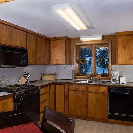 Silver Gate Lodging-3