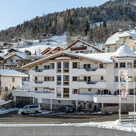 Laudegghof Ladis - Apartments With Castle Views-2