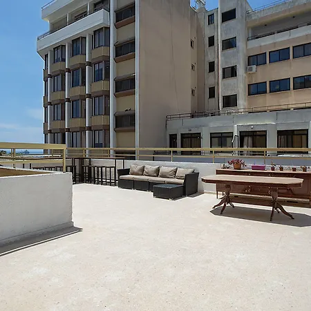 White Hostel-2